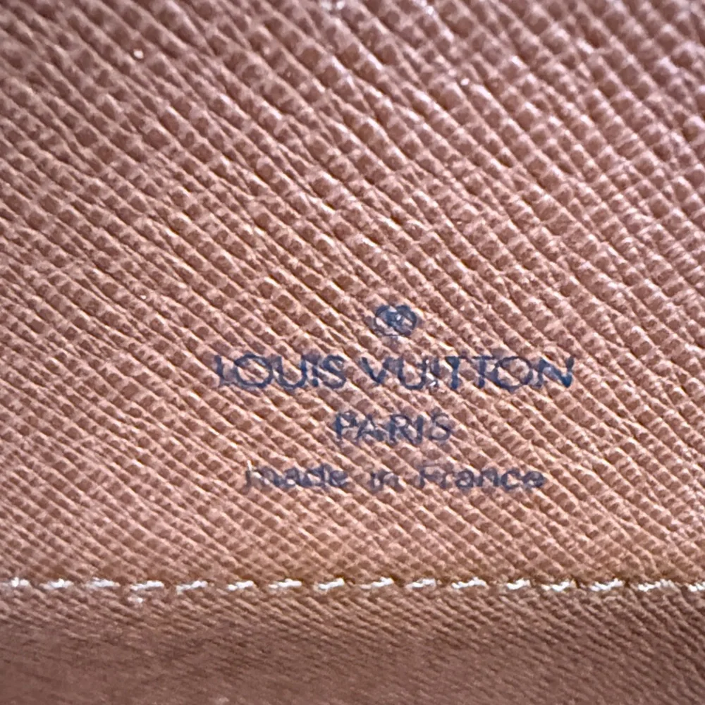 Authentic Louis Vuitton Monogram Marne Louis Vuitton handbag (Model No. M51369)